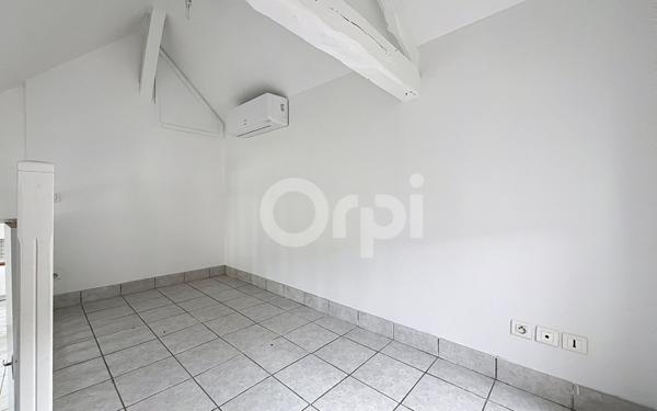 Appartement à louer    3 pièces •  Pazayac