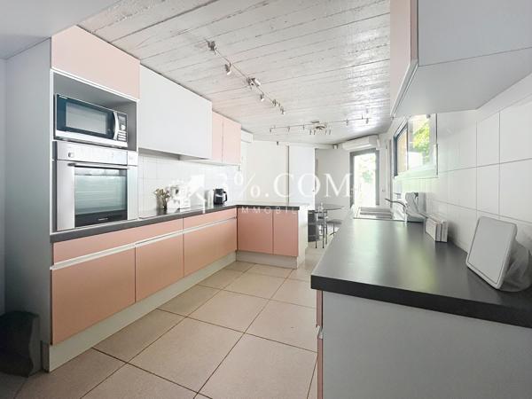 Maison 14 pièce(s) 6 chambre(s) 349 m²
