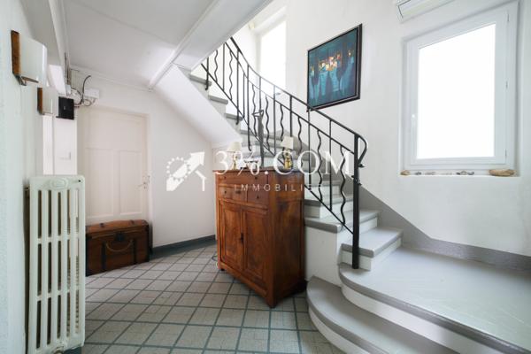 Maison 14 pièce(s) 6 chambre(s) 349 m²