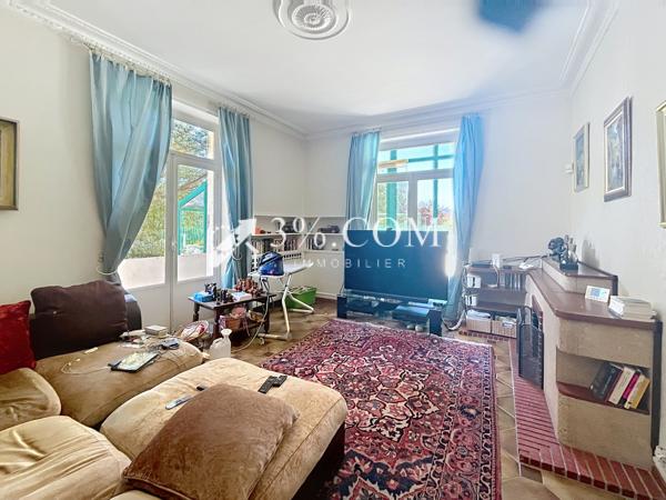 Maison 14 pièce(s) 6 chambre(s) 349 m²