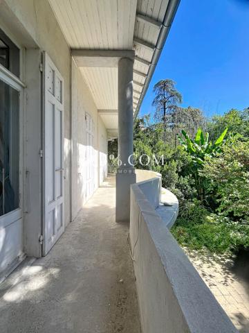 Maison 14 pièce(s) 6 chambre(s) 349 m²