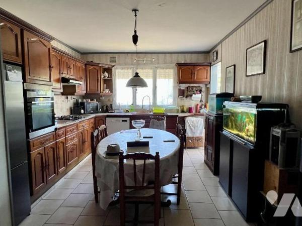 Maison à vendre à Saint-Pierre (97410) 

Charmante maison familiale située à Saint-Pierre, da...