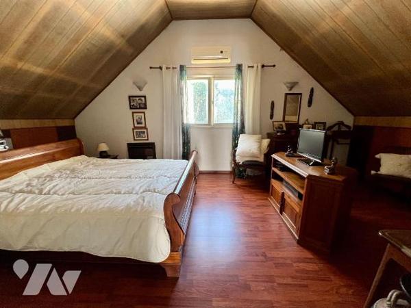 Maison à vendre à Saint-Pierre (97410) 

Charmante maison familiale située à Saint-Pierre, da...