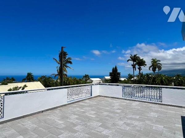 Maison à vendre à Saint-Pierre (97410) 

Charmante maison familiale située à Saint-Pierre, da...