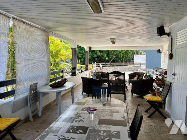 Maison à vendre à Saint-Pierre (97410) 

Charmante maison familiale située à Saint-Pierre, da...