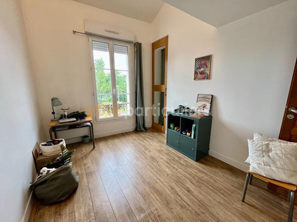Vente
                Maison109 m² - 5 Pièces -
                    CENON (33150)