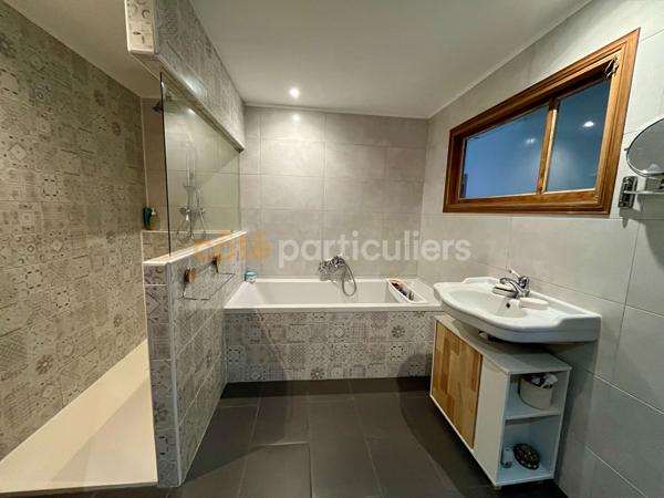 Vente
                Maison109 m² - 5 Pièces -
                    CENON (33150)