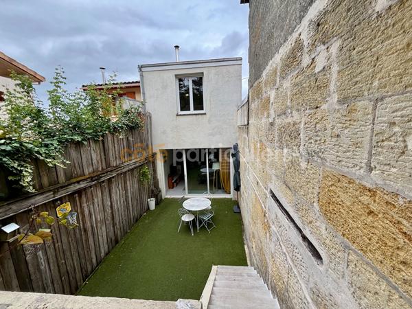 Vente
                Maison109 m² - 5 Pièces -
                    CENON (33150)