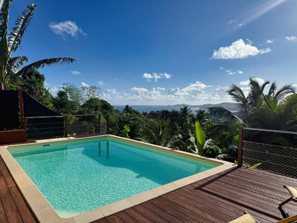 Vue mer, piscine & charme bois à Sainte-Marie