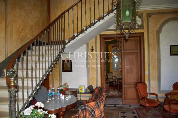 Château du 18eme siècle avec de nombreuses dépendances – Vue sur l’estuaire de la Gironde