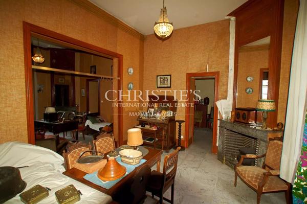 Château du 18eme siècle avec de nombreuses dépendances – Vue sur l’estuaire de la Gironde