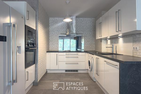 Appartement avec terrasse sur pinède et piscine