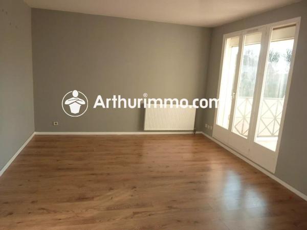 Location                                                      Appartement
                        
                     3 pièces                      65 m2                     à Moissy-Cramayel