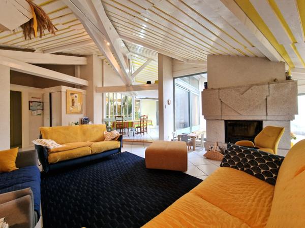 Dpt Loire (42), à vendre 30 min de MONTBRISON maison de 265 m²