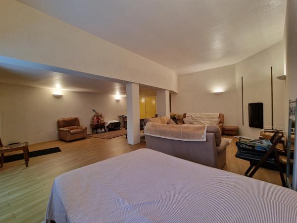 Dpt Loire (42), à vendre 30 min de MONTBRISON maison de 265 m²