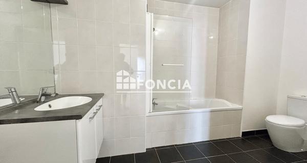 Location Appartement 3 pièces 64.1 m² - Lyon 69007