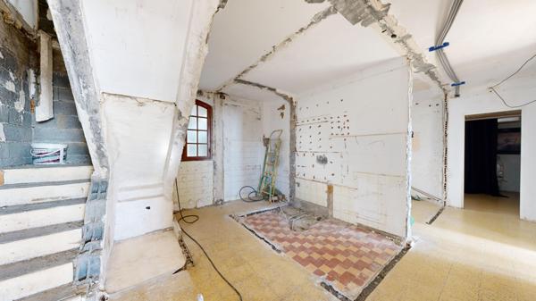 Revest-les-Roches (06830) Bâtisse 420 m², 19 pièces, à 30 min de Nice