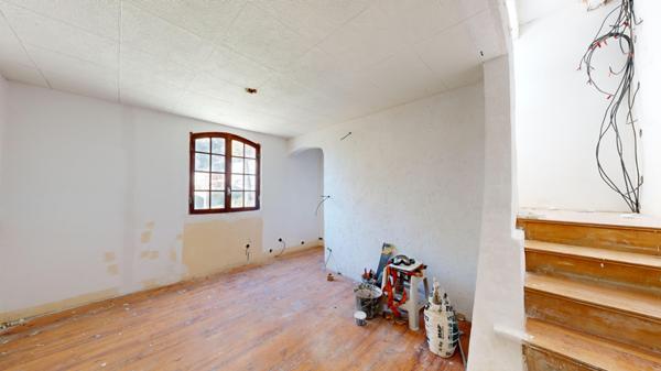 Revest-les-Roches (06830) Bâtisse 420 m², 19 pièces, à 30 min de Nice