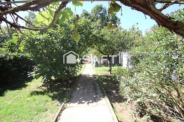 Maison avec jardin - 3 chambres - Bureau - Dépendances - Proche centre-ville