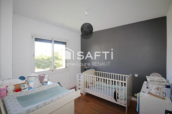 Maison avec jardin - 3 chambres - Bureau - Dépendances - Proche centre-ville