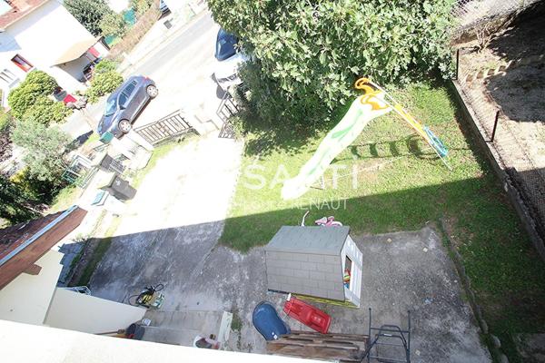 Maison avec jardin - 3 chambres - Bureau - Dépendances - Proche centre-ville