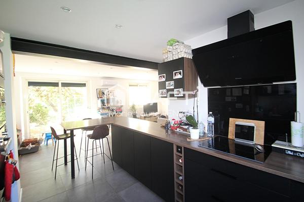 Maison avec jardin - 3 chambres - Bureau - Dépendances - Proche centre-ville