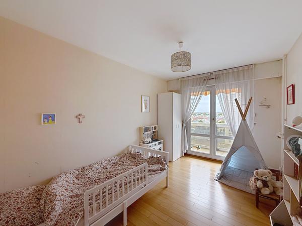 APPARTEMENT T5 REIMS SAINT MARCEAUX