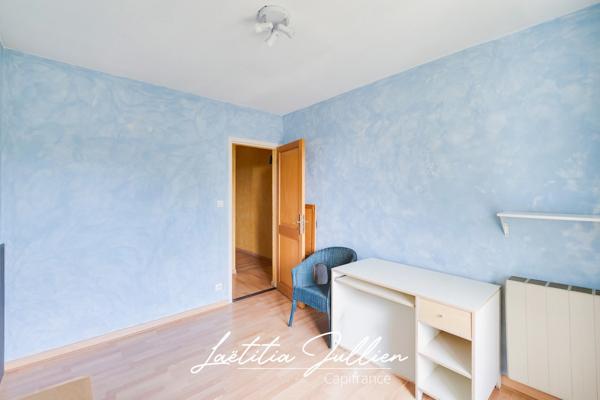 En exclusivité par Laëtitia JULLIEN – Marseille 10ème – Les Collines – T4 traversant de 83,83 m² avec balcon et loggia au pied du Parc des Bruyères