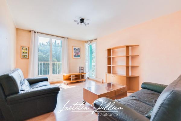 En exclusivité par Laëtitia JULLIEN – Marseille 10ème – Les Collines – T4 traversant de 83,83 m² avec balcon et loggia au pied du Parc des Bruyères