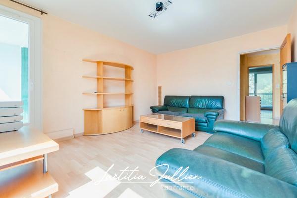 En exclusivité par Laëtitia JULLIEN – Marseille 10ème – Les Collines – T4 traversant de 83,83 m² avec balcon et loggia au pied du Parc des Bruyères
