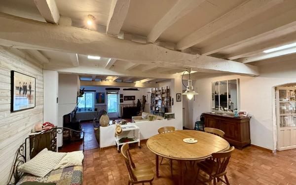 Maison à vendre    5 pièces •  Montfort-en-Chalosse