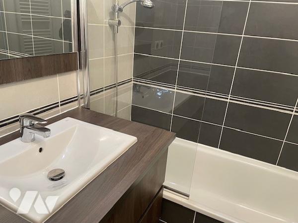 Appartement à vendre Juvignac 
Résidence de standing HELENIS avec piscine, ascenseur.