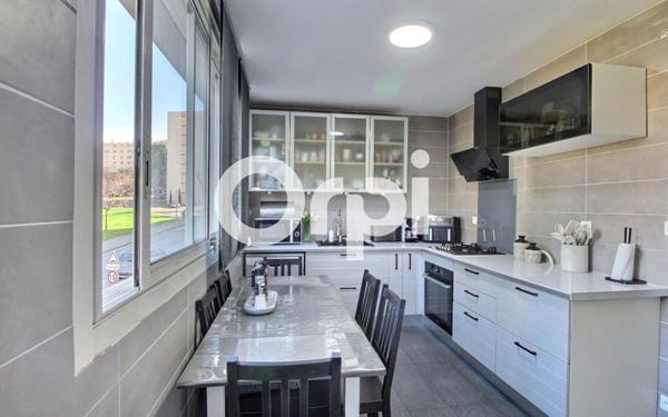 Appartement à vendre    5 pièces • 98 m2 Marseille 11