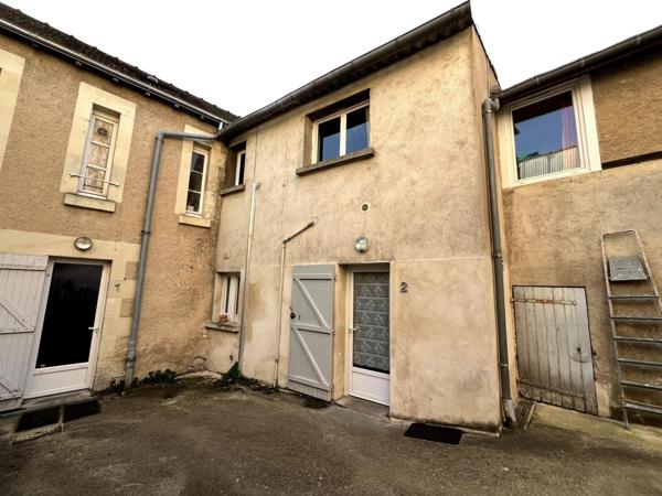 Immeuble locatif dans le centre de DANGE SAINT ROMAIN