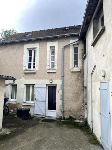 Immeuble locatif dans le centre de DANGE SAINT ROMAIN