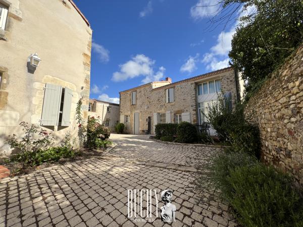 Maison 9 pièce(s) 7 chambre(s) 318 m²