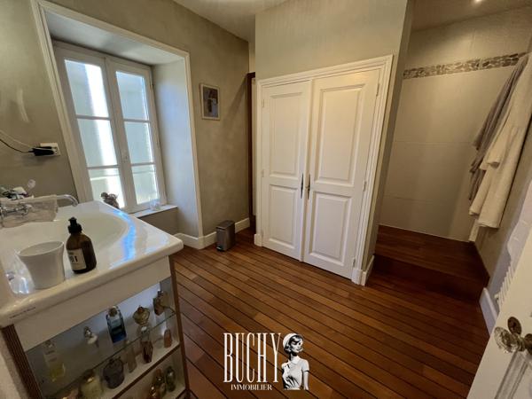 Maison 9 pièce(s) 7 chambre(s) 318 m²
