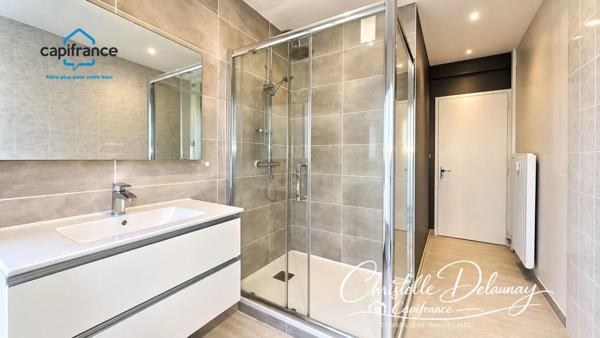 À VENDRE – BEL APPARTEMENT DE 65 M² AVEC BALCON, PARKING ET CAVE À LAVAL