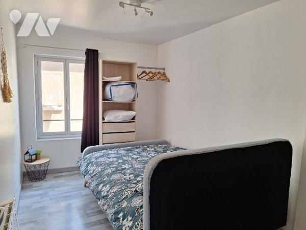 Immeuble rénové avec trois appartements Coeur d'Aubigny-Sur-Nère