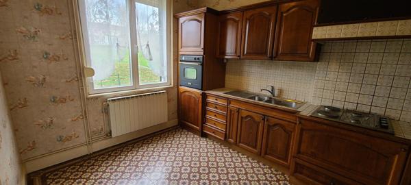 jolie maison à rénover avec un beau potentiel