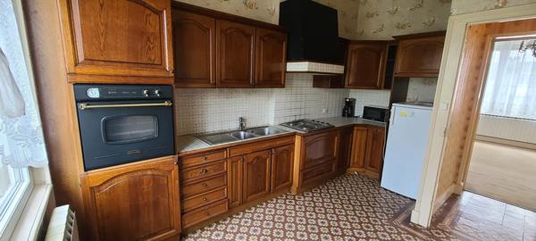 jolie maison à rénover avec un beau potentiel