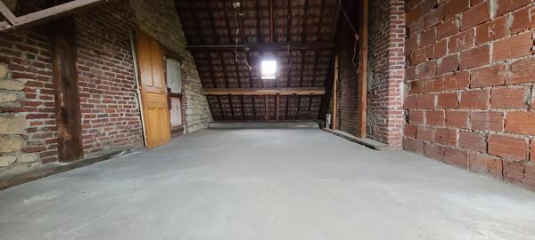 jolie maison à rénover avec un beau potentiel