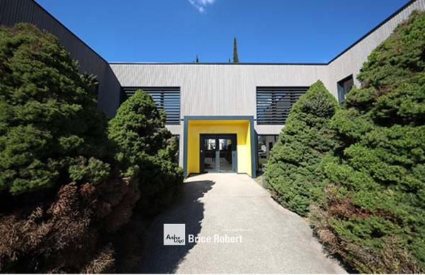 Bureaux à louer à Vénissieux parc arboré lumineux services sur place