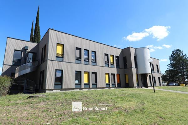 Bureaux à louer à Vénissieux parc arboré lumineux services sur place