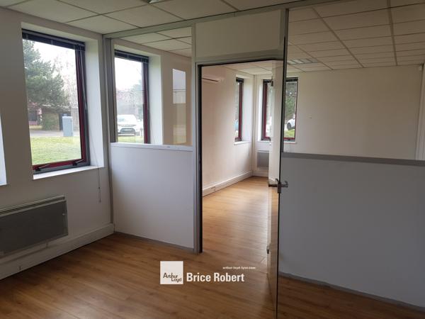 Bureaux à louer à Vénissieux parc arboré lumineux services sur place