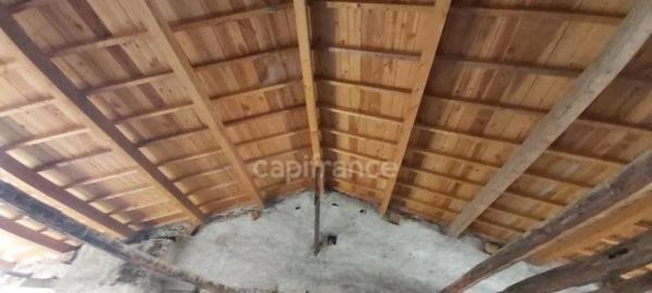 Maison à colombage à rénover MARINGUES (63)