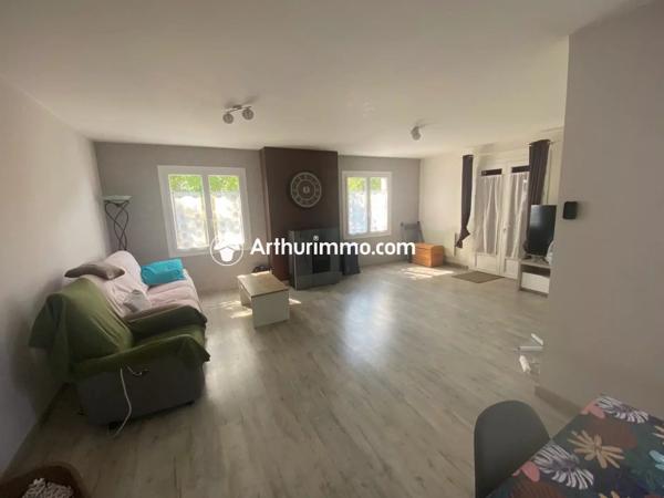 Vente                                                      Maison
                        
                     5 pièces                      123 m2                     à Matha