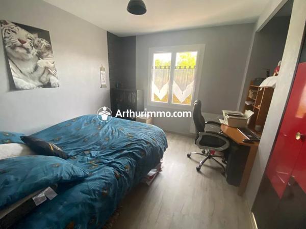 Vente                                                      Maison
                        
                     5 pièces                      123 m2                     à Matha