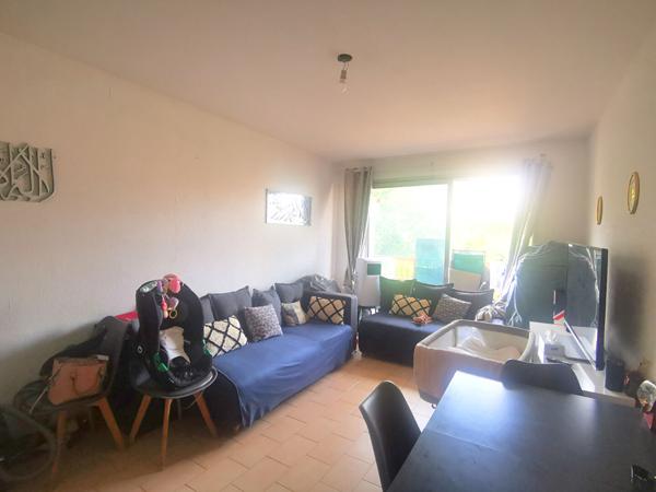 RUE DE FRANCE : APPARTEMENT 2 PIECES AVEC PARKING SOUS-SOL