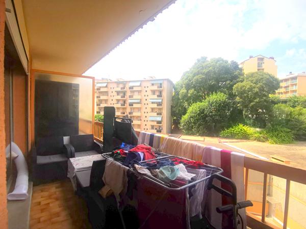 RUE DE FRANCE : APPARTEMENT 2 PIECES AVEC PARKING SOUS-SOL